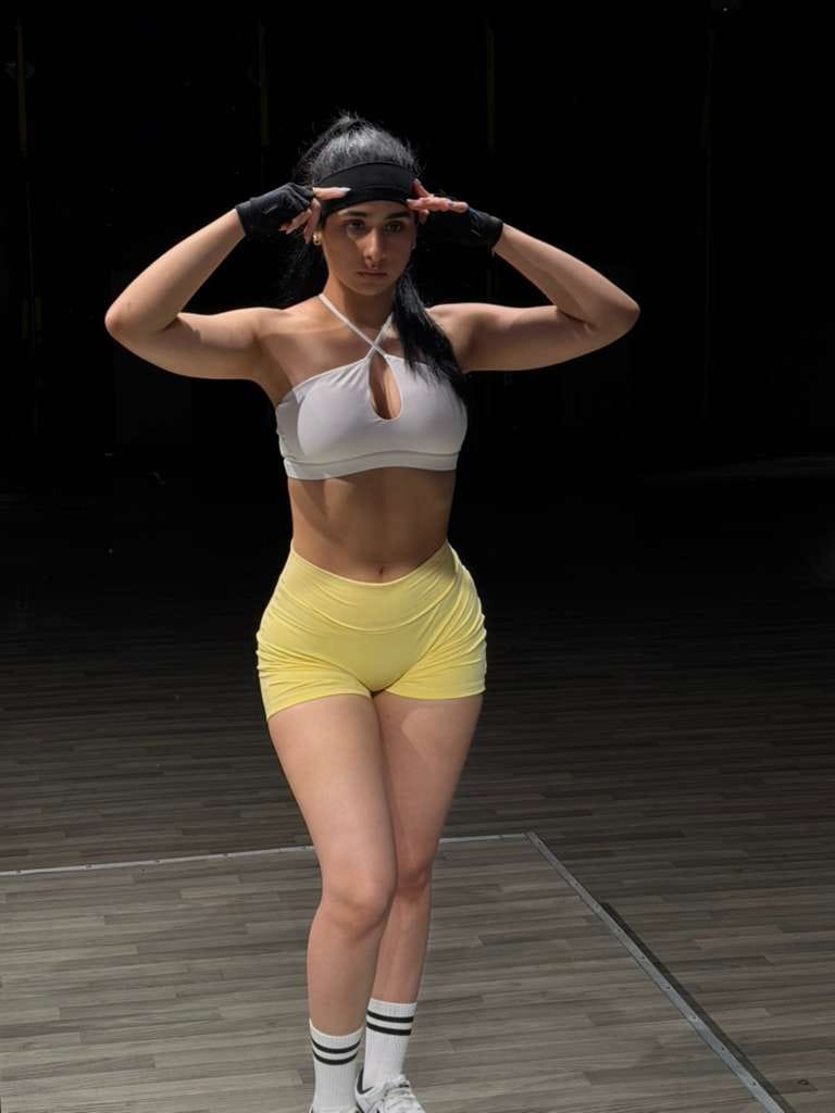 Customer photo review of W130 Amore Scrunch Shorts