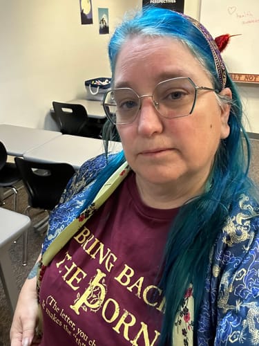 Customer photo review of Bring Back the Thorn Old English Letter Lightweight Unisex T-shirt
