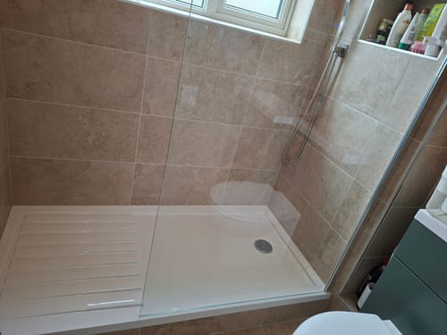 Customer photo review of 1600 x 800mm Walk In Rectangular Stone Shower Tray With Drying Area
