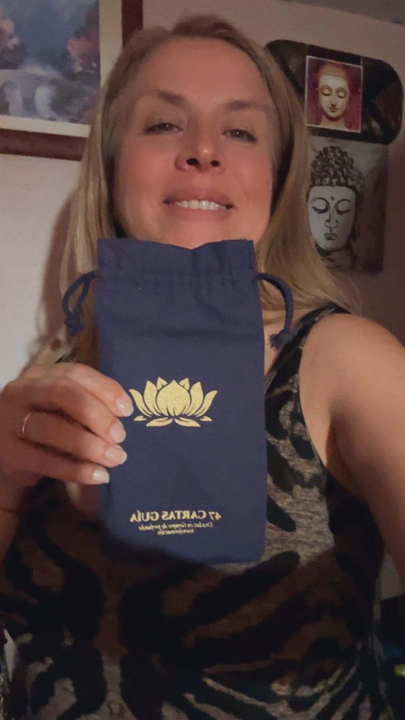 Customer photo review of El Gran Despertar: La Era Dorada ✨🌌💛 - Mazo Guía de 47 cartas
