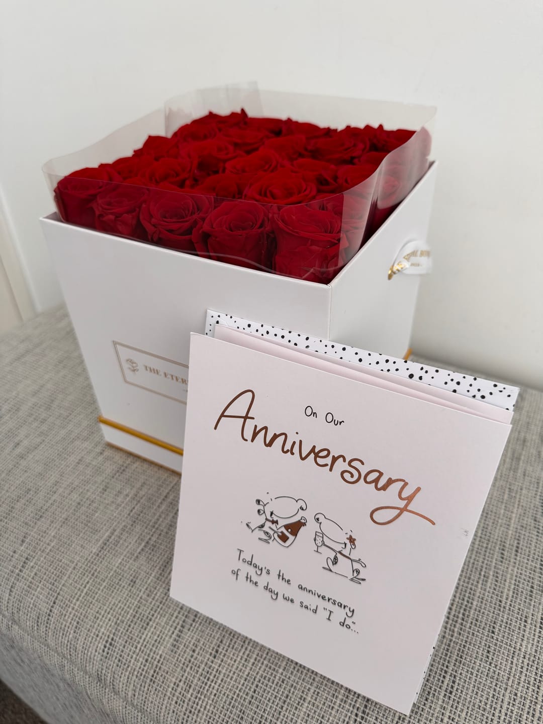 Customer photo review of Classic Square Rose Box - Red