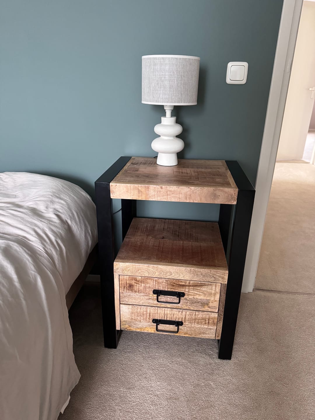 Customer photo review of Mango Houten Nachtkastje Britt | 50x40x70cm Tijdloos & Handgemaakt Design
