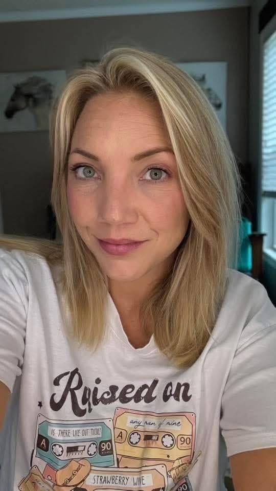 Customer photo review of Magic Skin Changing Foundation