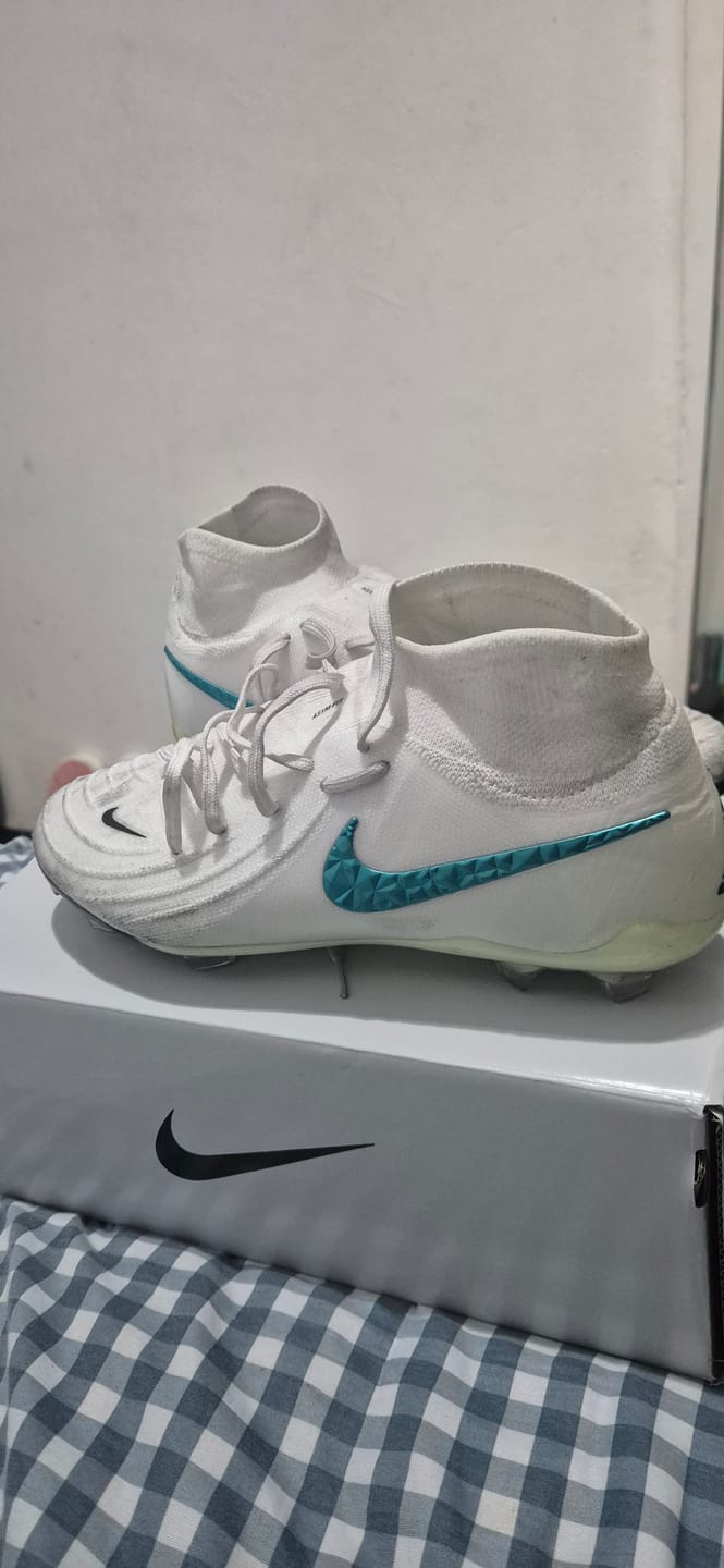 Customer photo review of Nike Phantom Luna 2 Elite AS