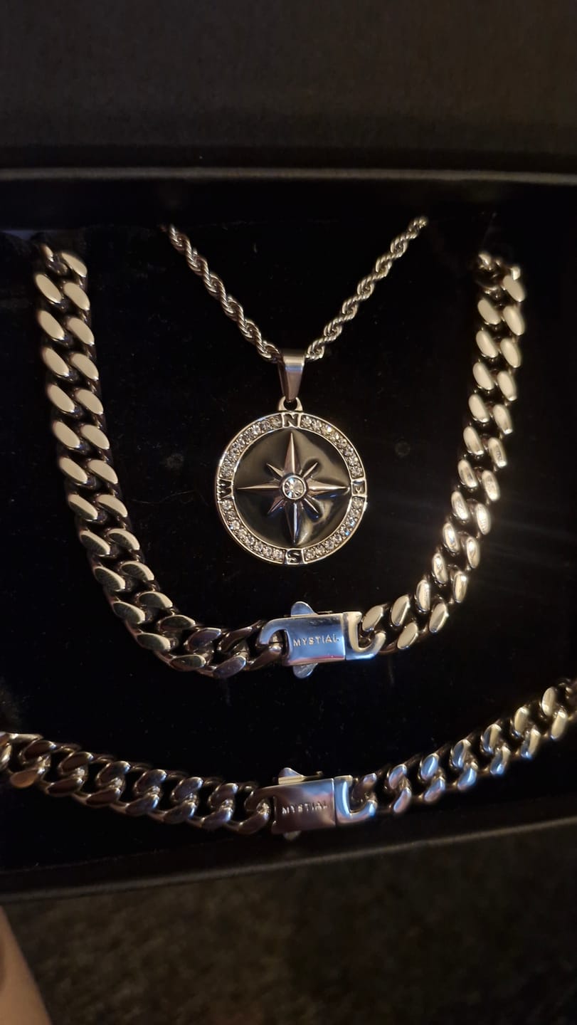 Customer photo review of LEGACY SET (WHITE GOLD) (7MM)