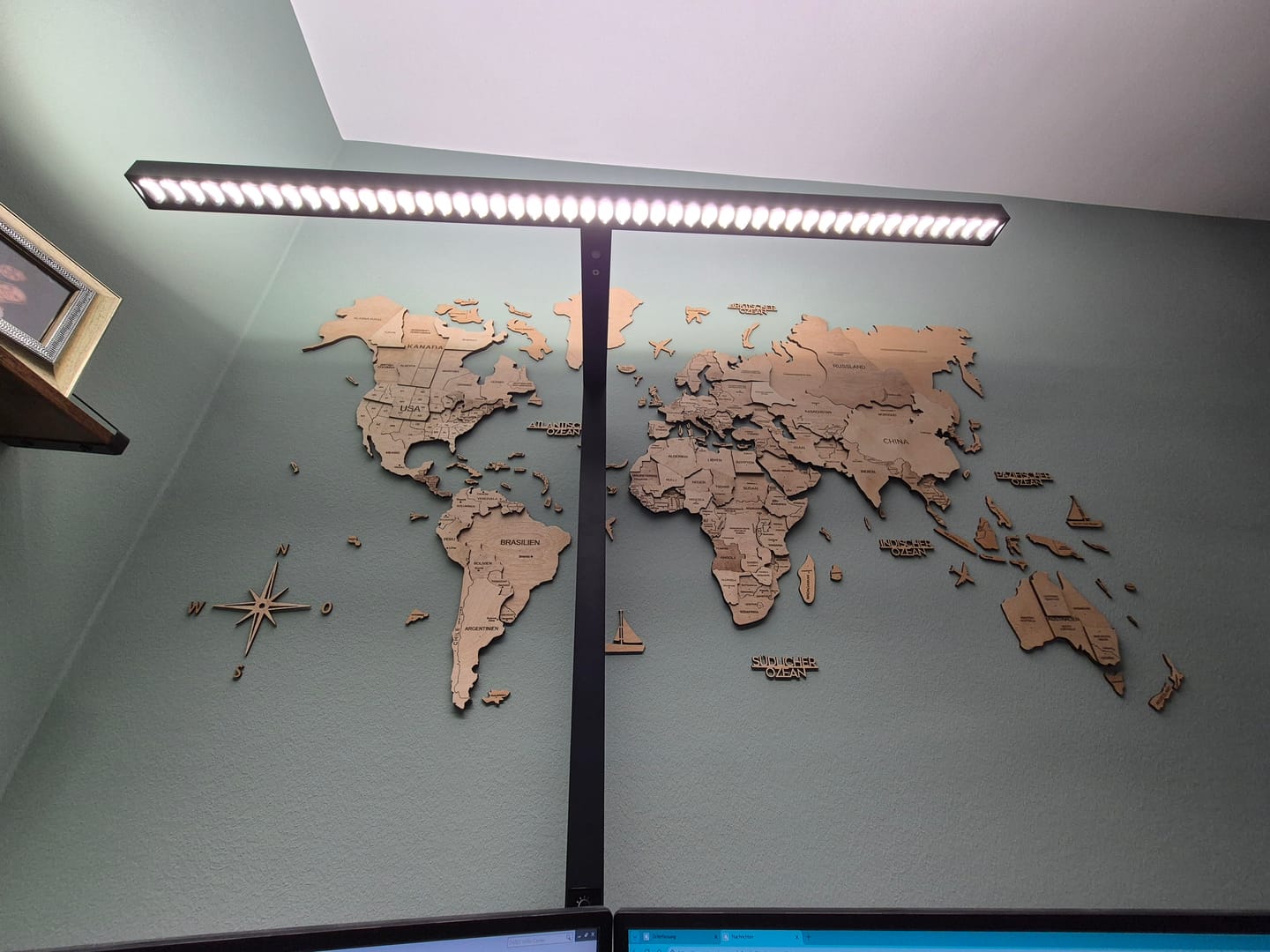 Customer photo review of 3D Wooden World Map Gold