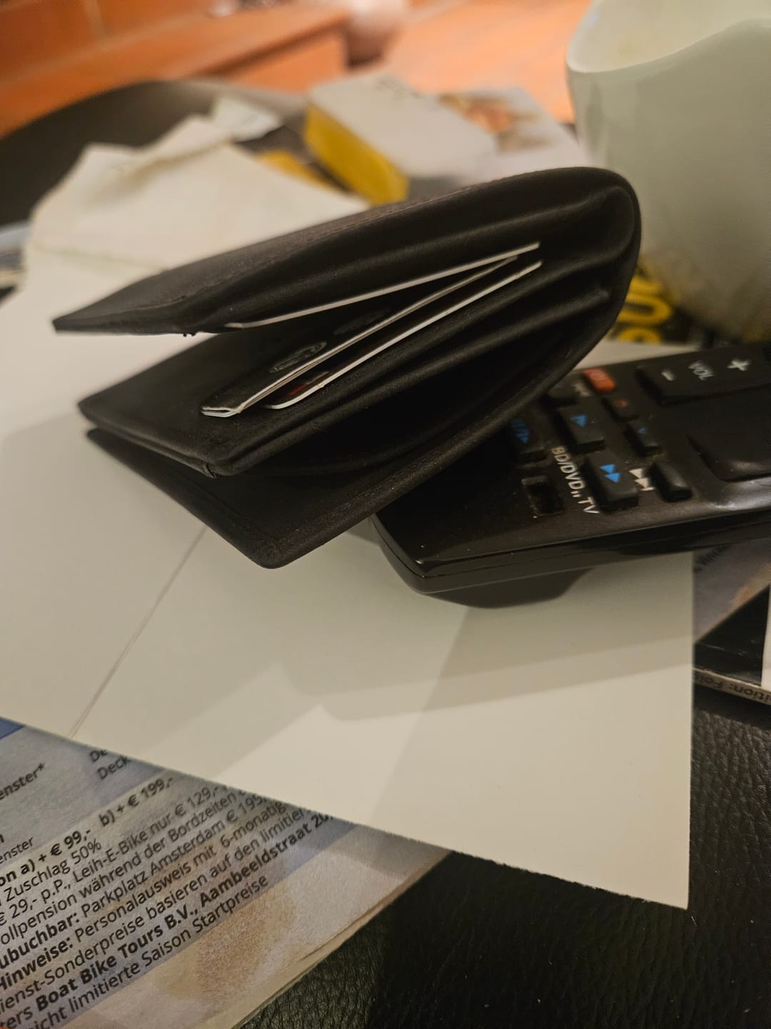 Customer photo review of Slimstar AirTag-Edition slim wallet with large coin pocket