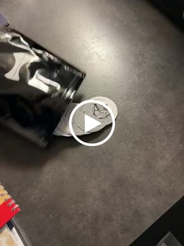 Customer video review of Sticker Vinile Classico