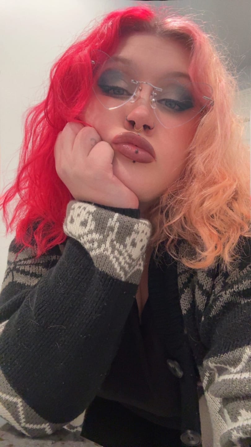 Customer photo review of Chuu Eyeglasses