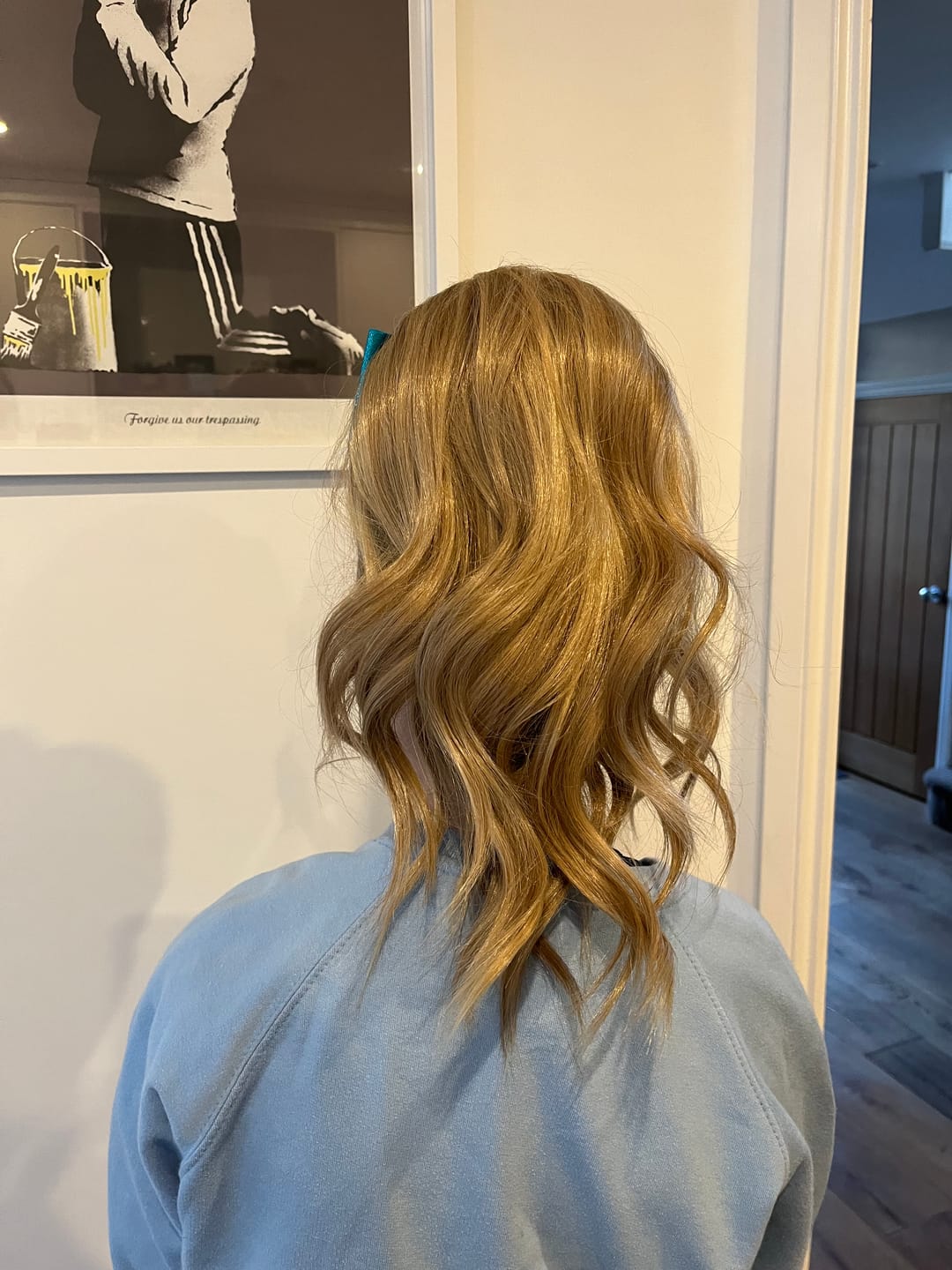Customer photo review of Stranded Medium Wand Wave Clip-in Ponytail - Colour #10/16 Vanilla Bomb