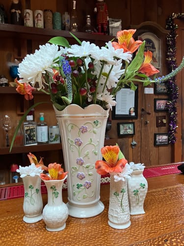 Customer photo review of Belleek Classic Mini Shamrock Vase Set of 4