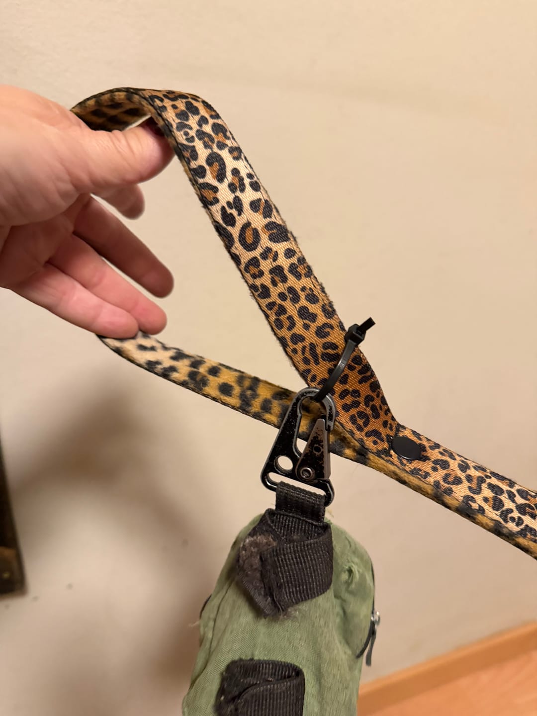 Customer photo review of Walk Leash Leopard - Säkert nylonkoppel i olika längder