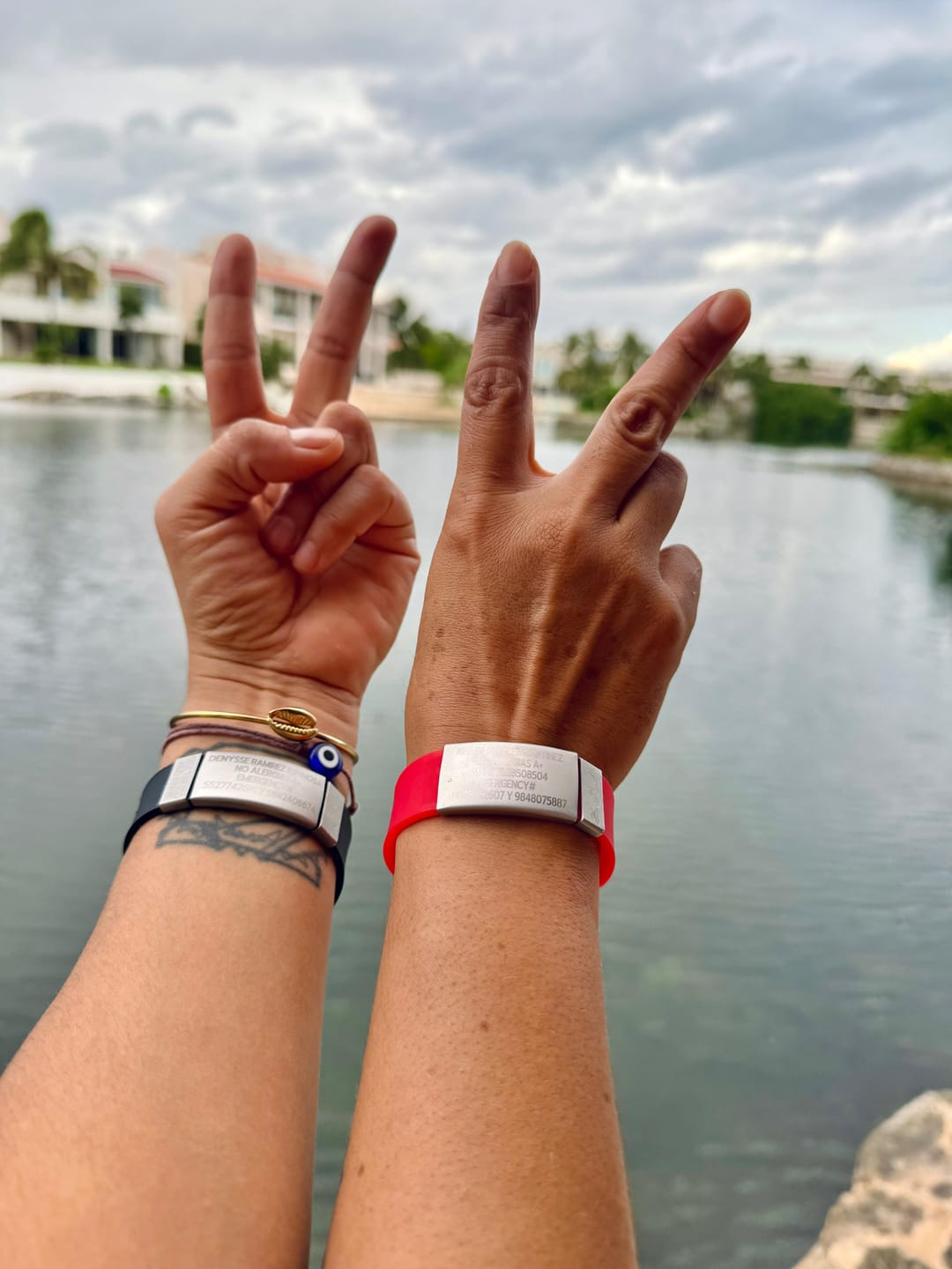 Customer photo review of Emblemas Personalizado para AxoID