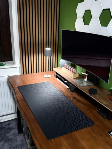 Customer photo review of Japanese Cloud Black | Mousepad