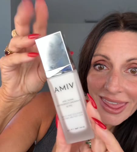 Customer photo review of Magic Skin Changing Foundation