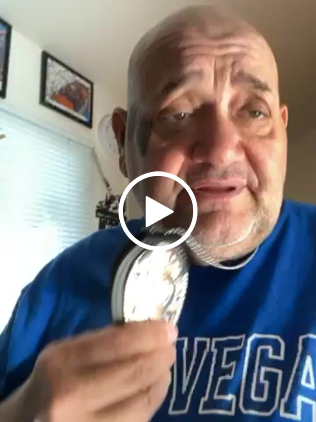 Customer video review of Customizable Badge MA14