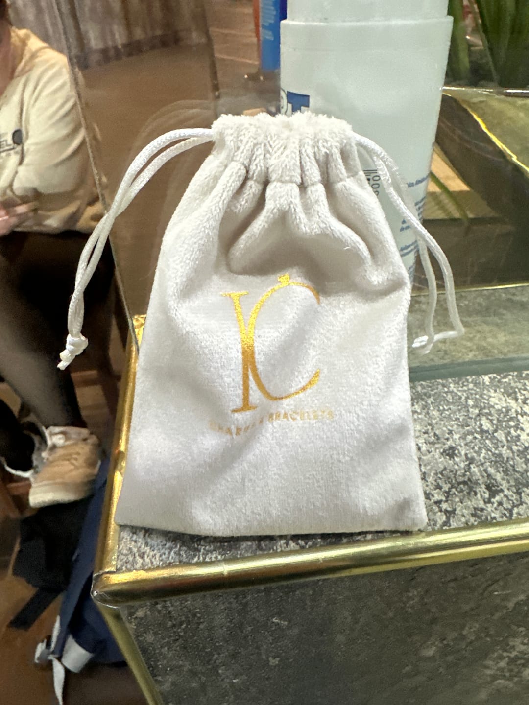 Customer photo review of Bolsa de Terciopelo