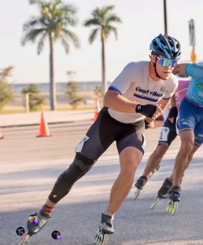 Customer photo review of Compression Sleeves V2 for Knees and Legs