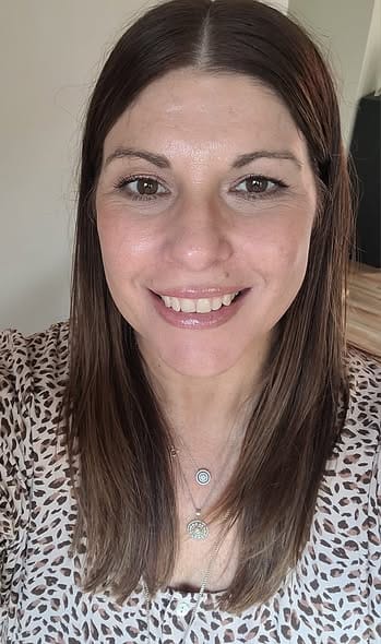 Customer photo review of Magic Skin Changing Foundation