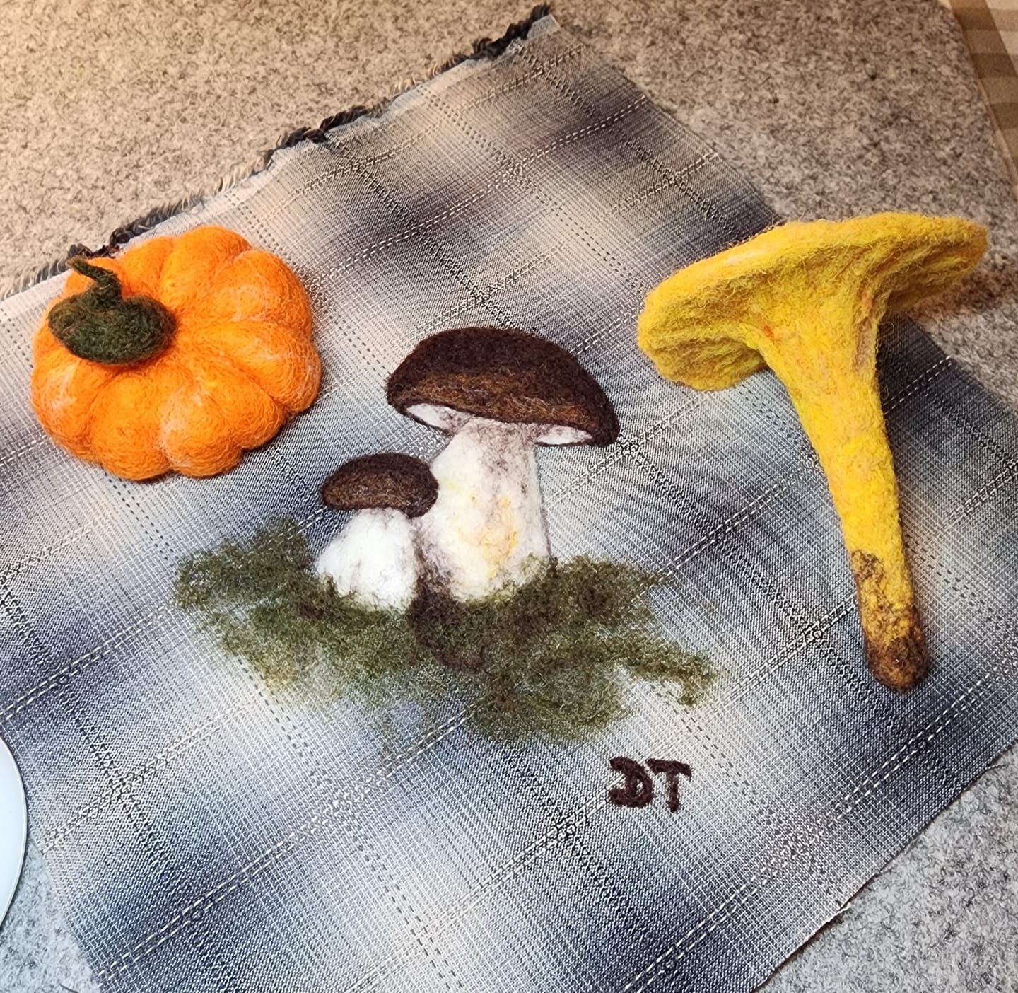 Customer photo review of Sunny Side Up - 1 oz Felter's Fleece