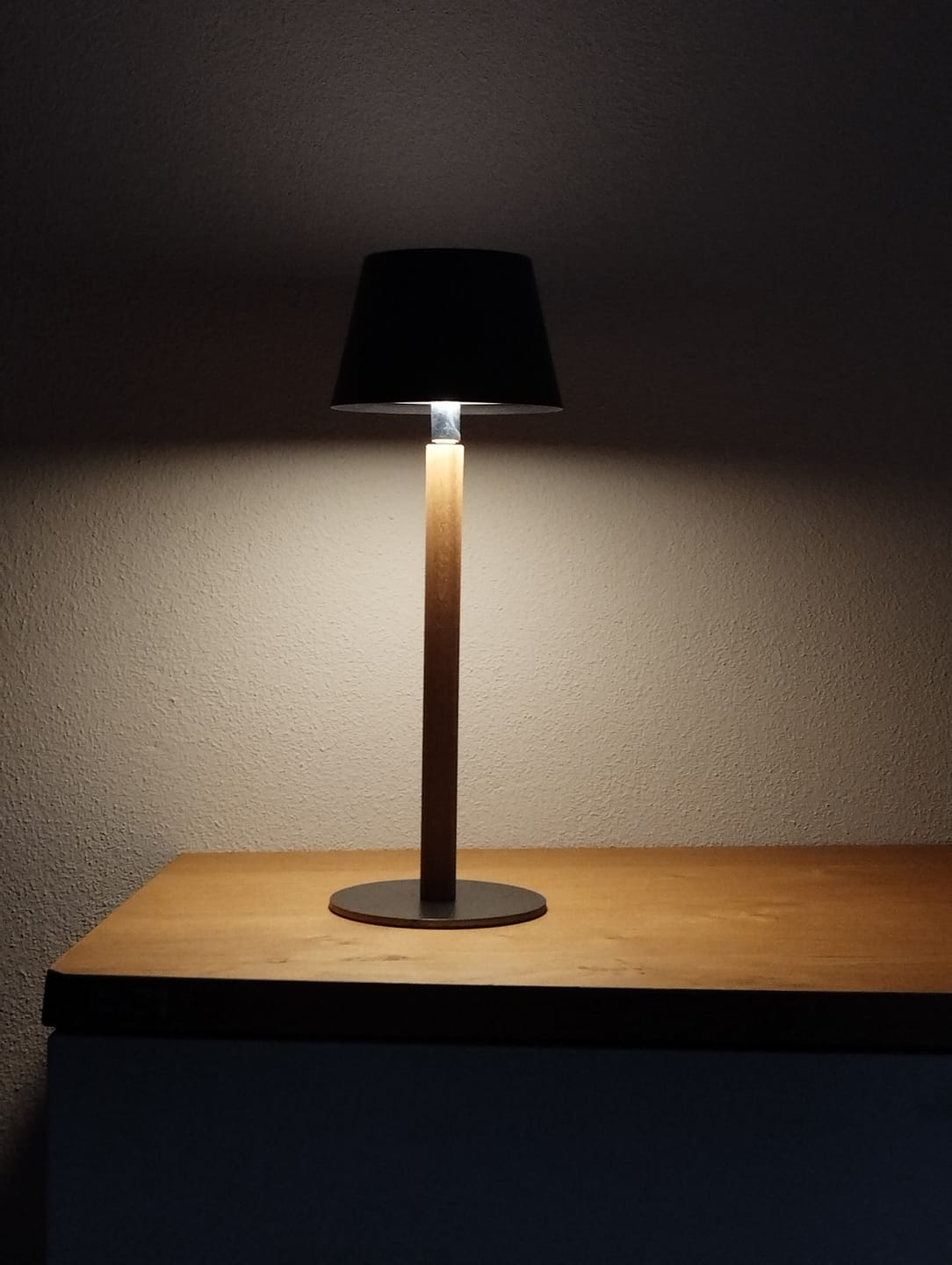 Customer photo review of Akku Tischleuchte, Massivholz, skandinavischer Stil, Eiche - Nala