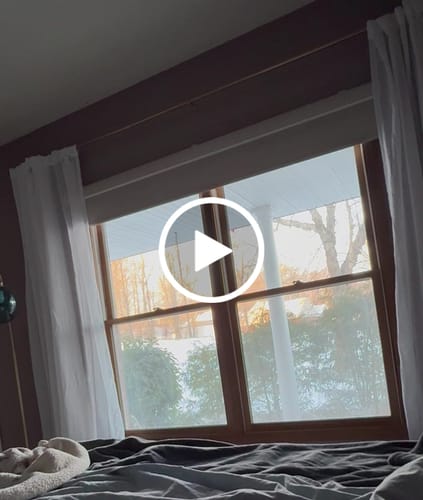 Customer video review of SmartWings Motorized Roller Shades 100% Blackout Linen