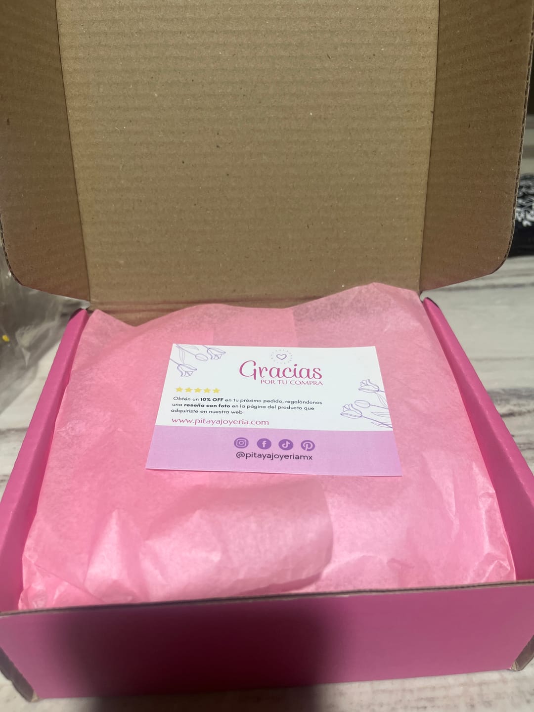 Customer photo review of Relicario Love Personalizado