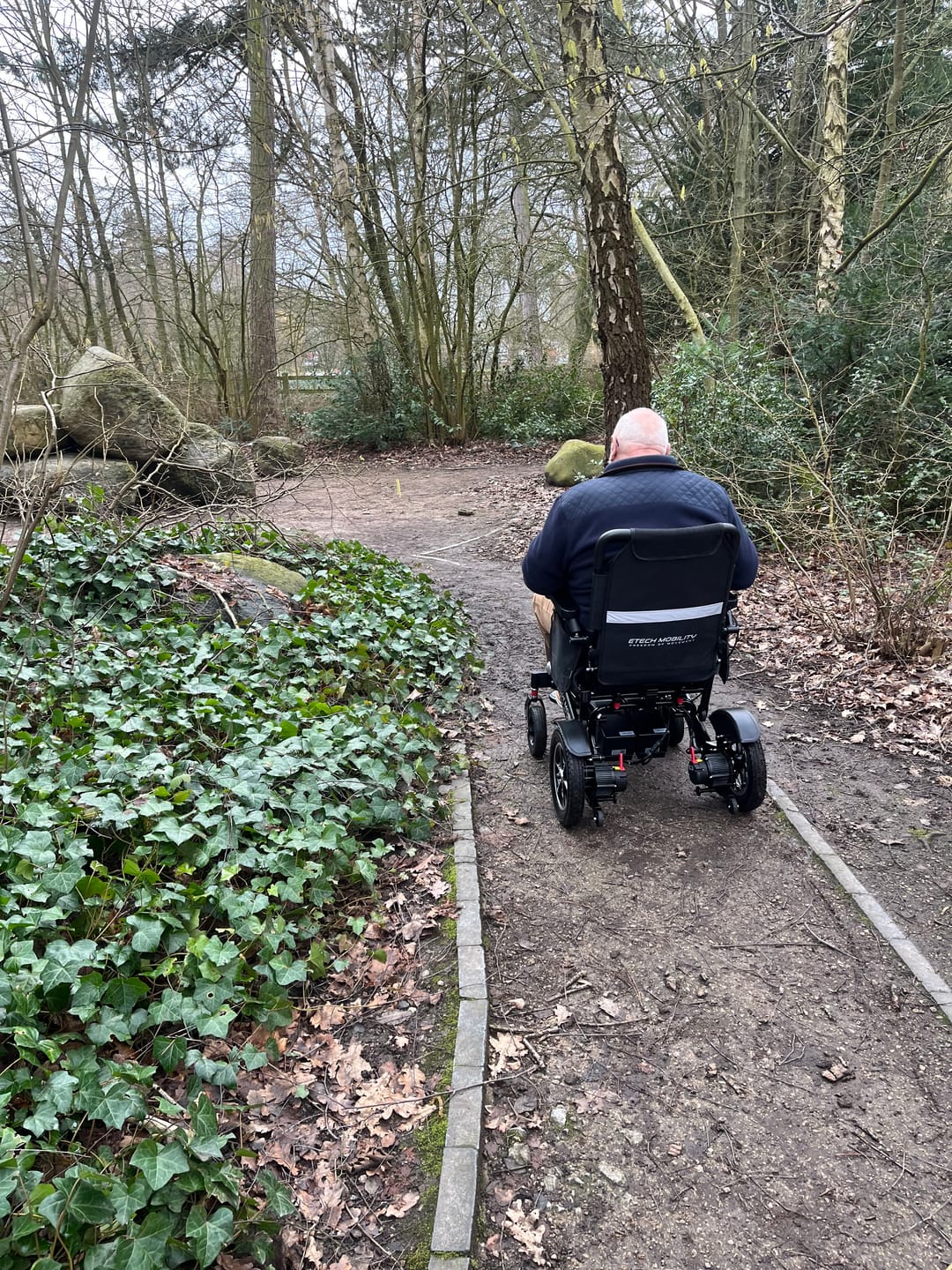 Customer photo review of Lightweight Electric Wheelchair Freedom Elite ST