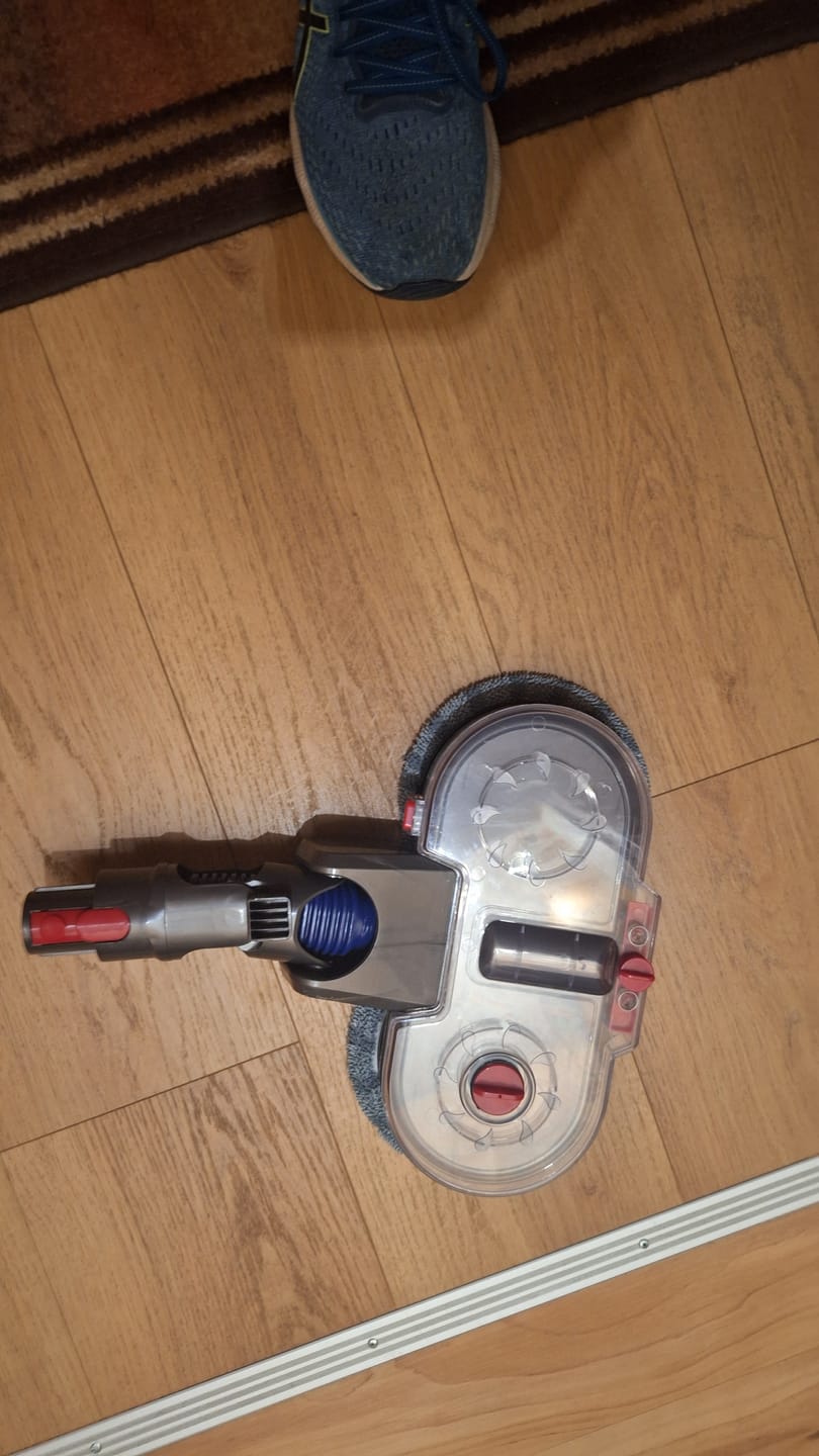 Customer photo review of Elektrischer Wischaufsatz passend für Dyson (inkl. 6 Wischpads)