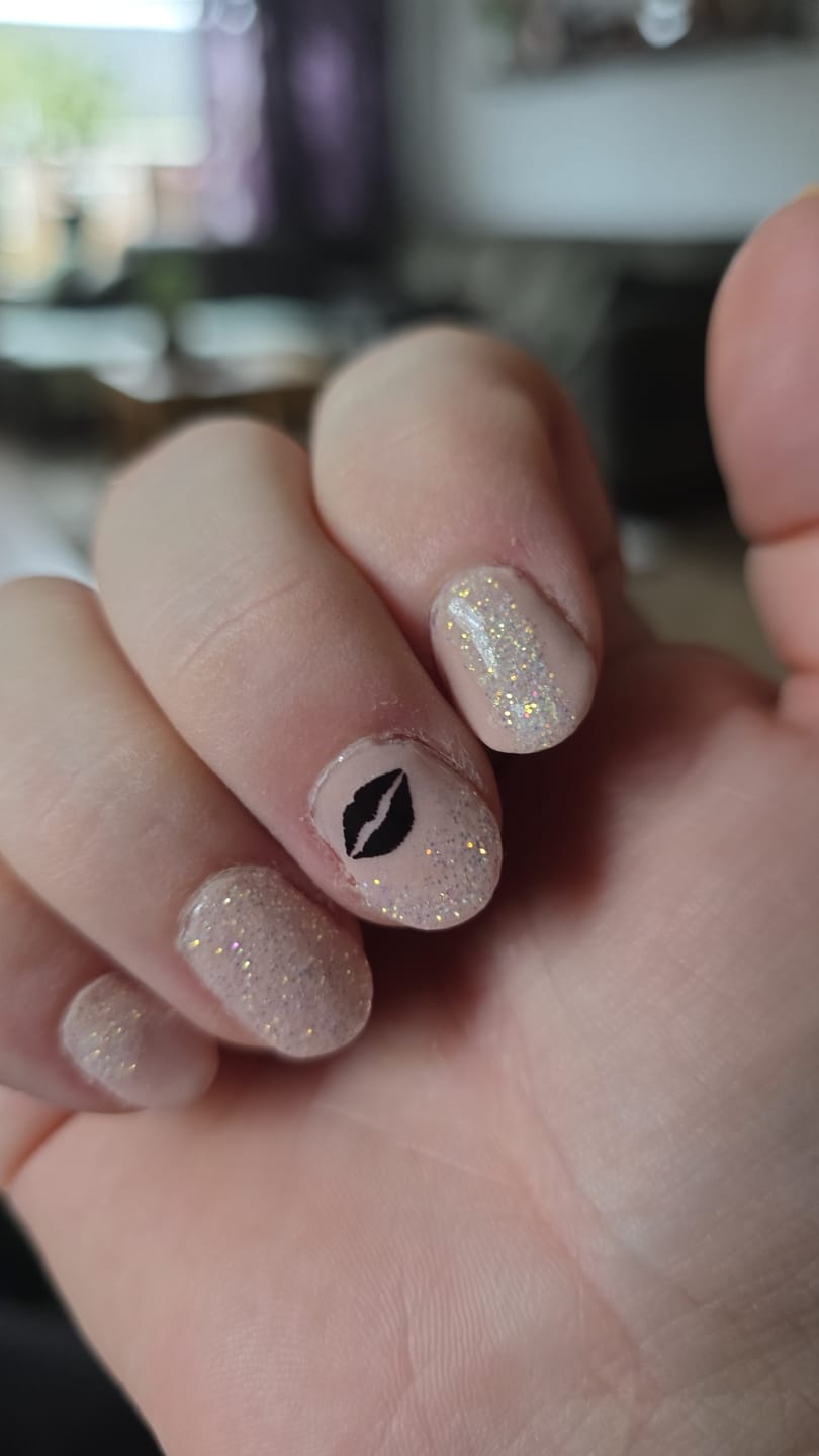 Customer photo review of Diamond White Dipping Powder