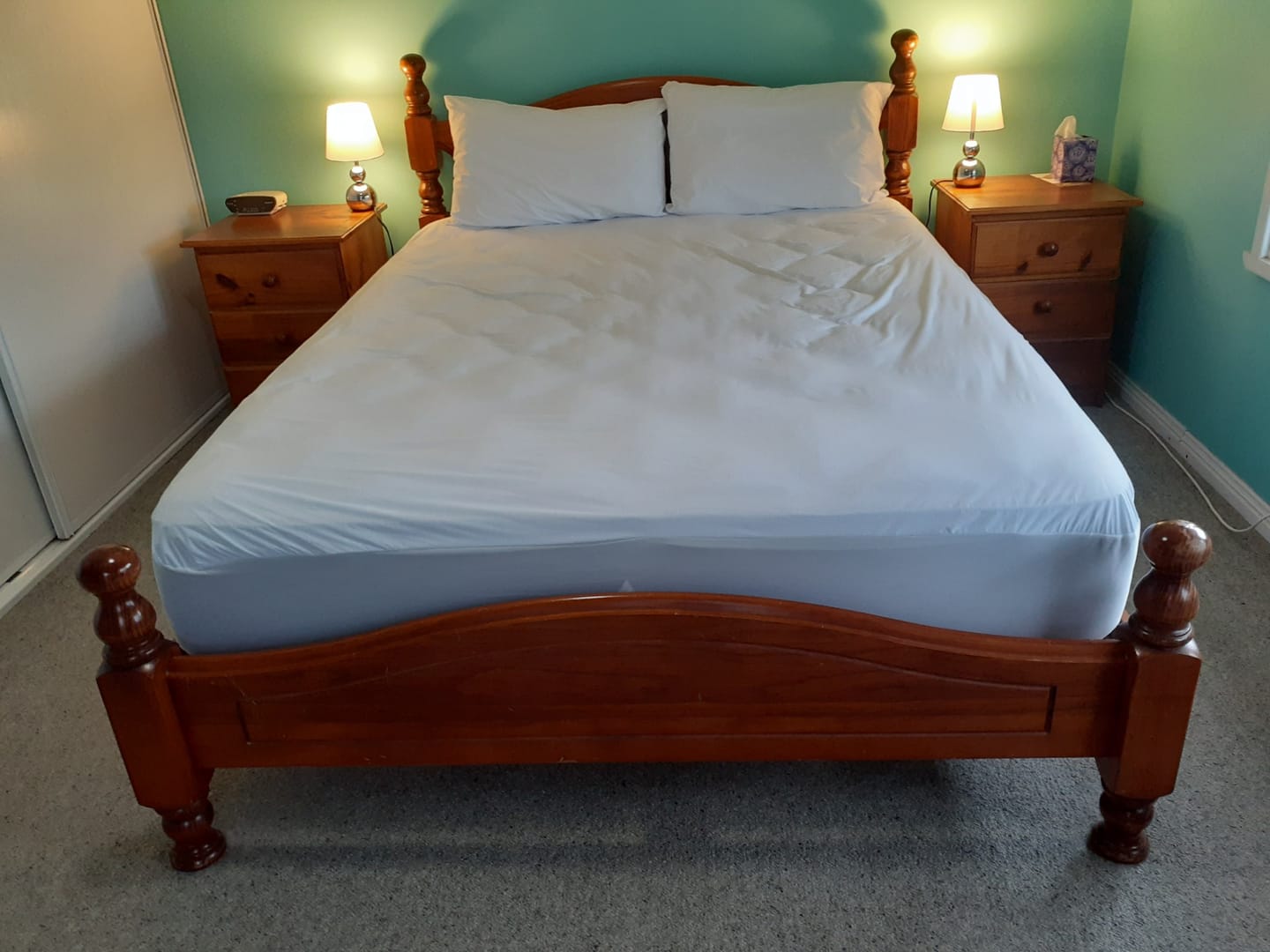 Customer photo review of Fitted Bamboo/Cotton Blend Waterproof Mattress Protector