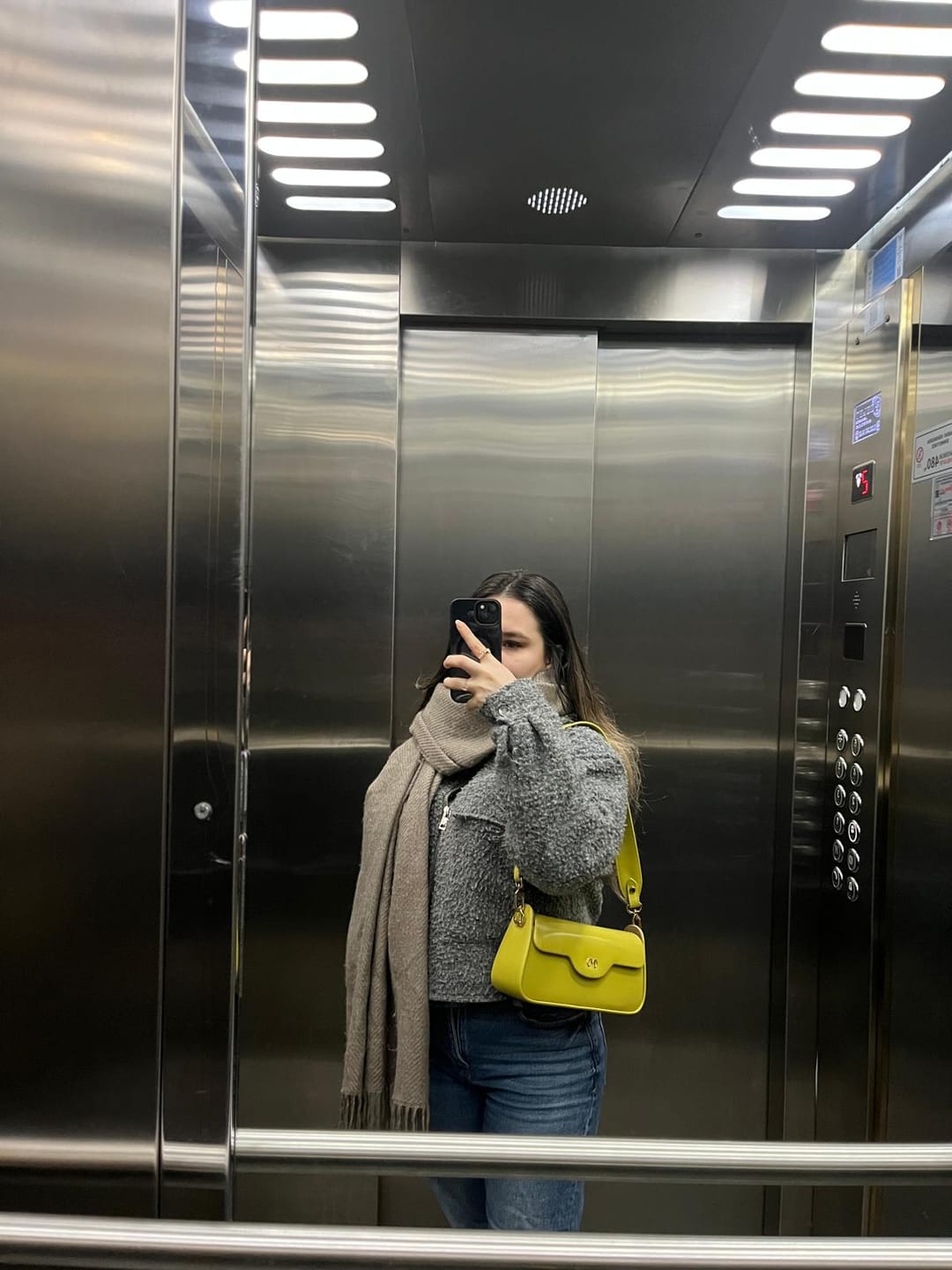 Customer photo review of Matmazel Aureus Limon Sarısı Kadın Omuz Çantası