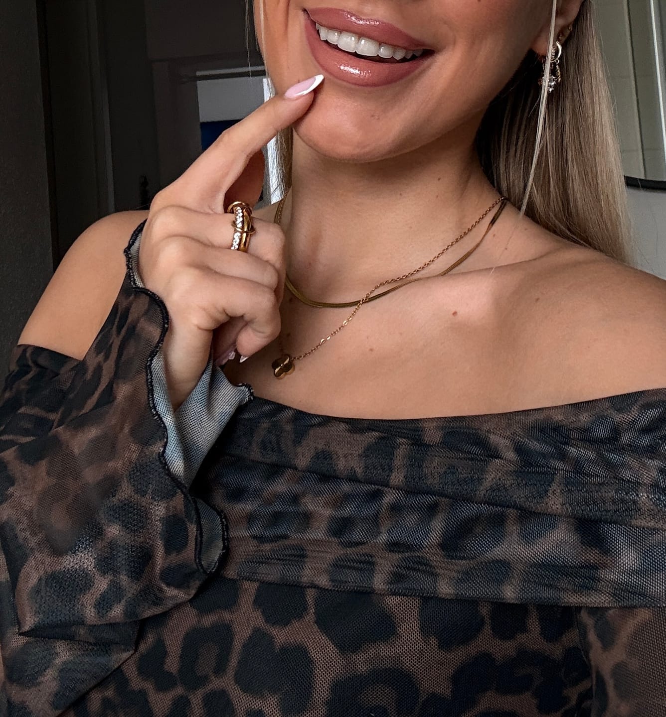 Customer photo review of Pave Infinity Flow Ring 18K Vergoldet