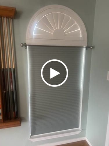 Customer video review of SmartWings Motorized Light Filtering and Blackout Cellular Shades Nowa Designer Texture Helios