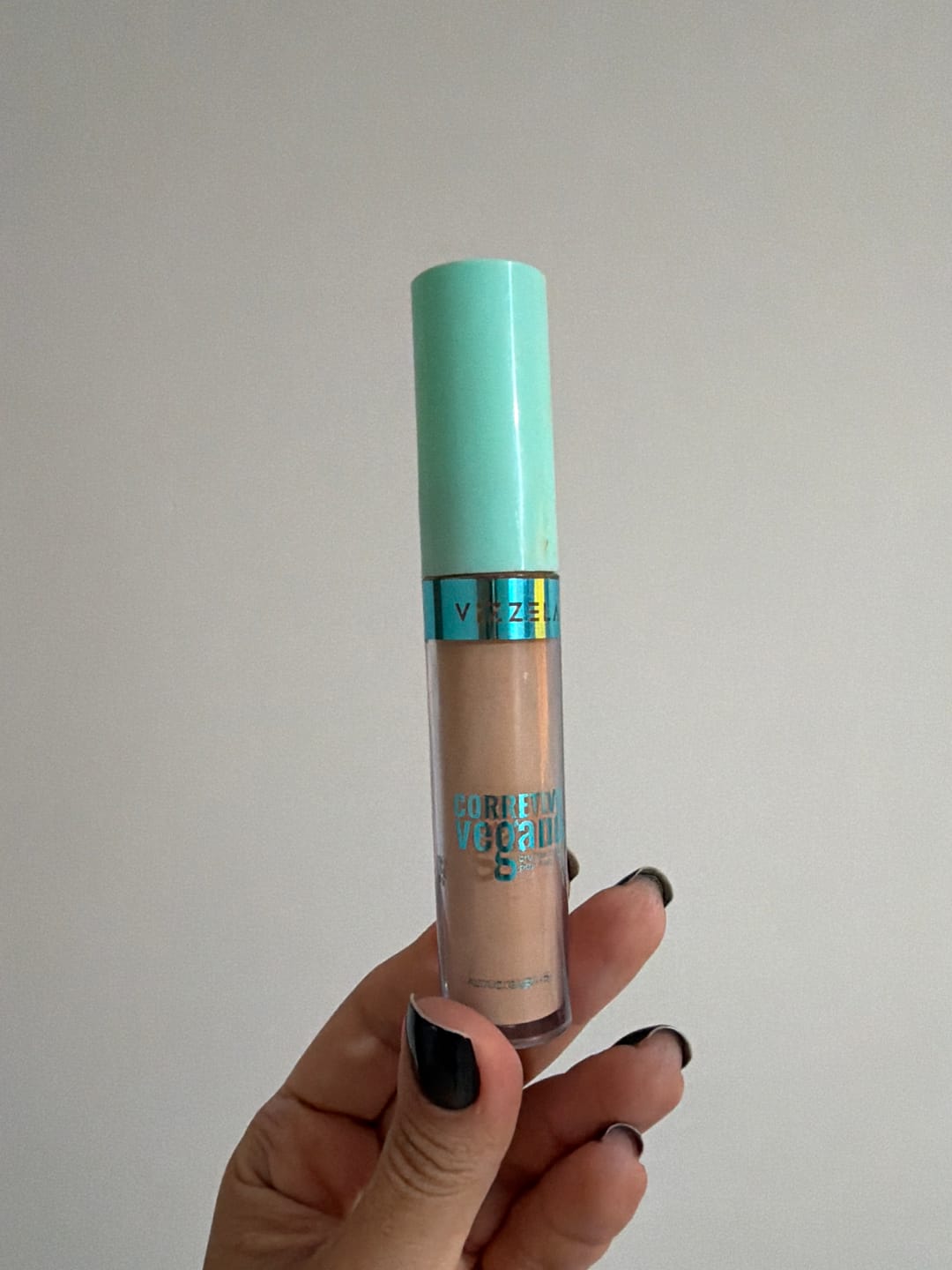 Customer photo review of Corretivo Líquido Matte - Vizzela