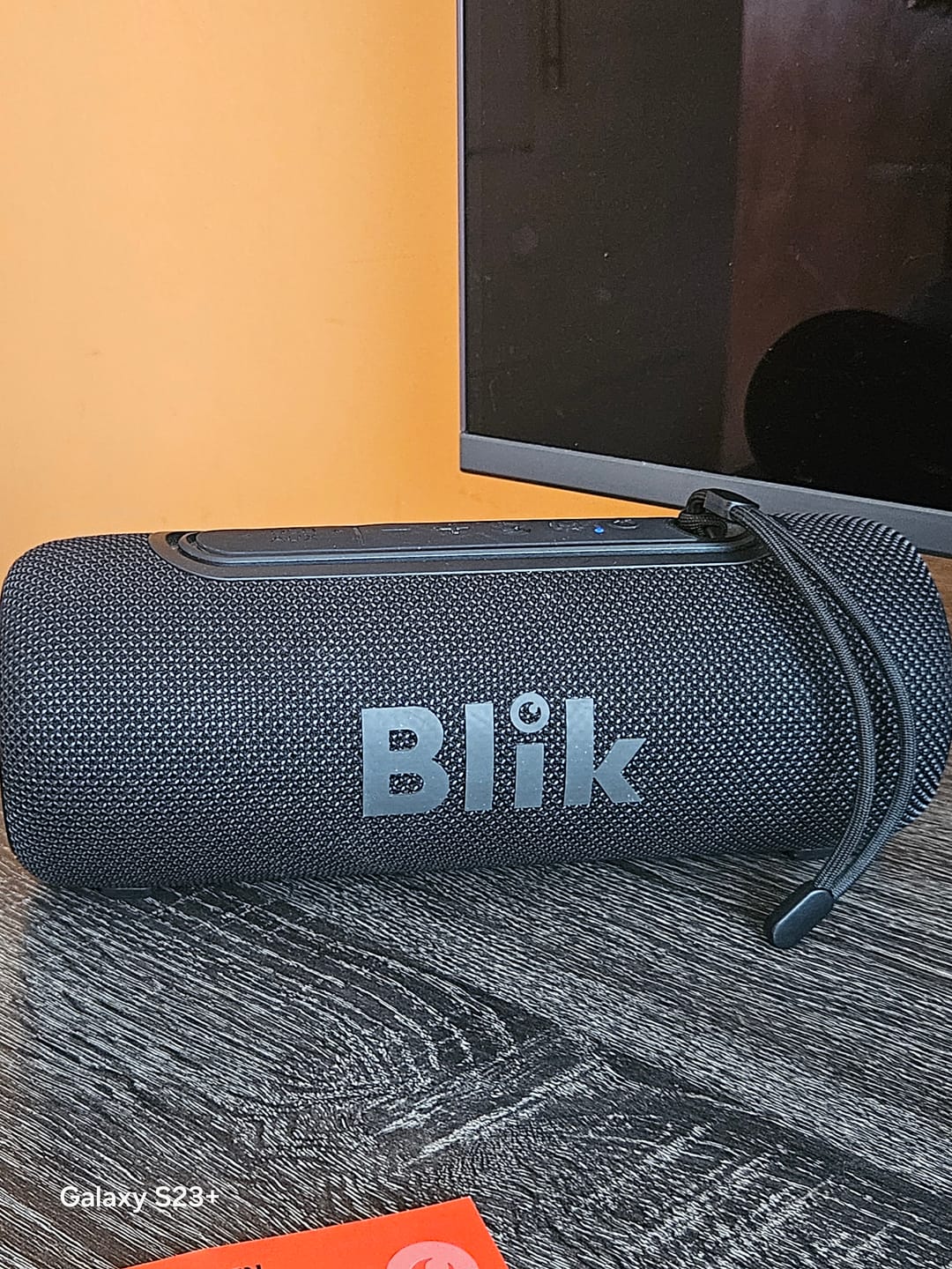 Customer photo review of Parlante Bluetooth Portátil Blik Live Negro 10W IPX5 8 Hrs