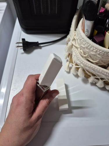 Customer photo review of Fond de teint adaptatif avec pinceau intégré