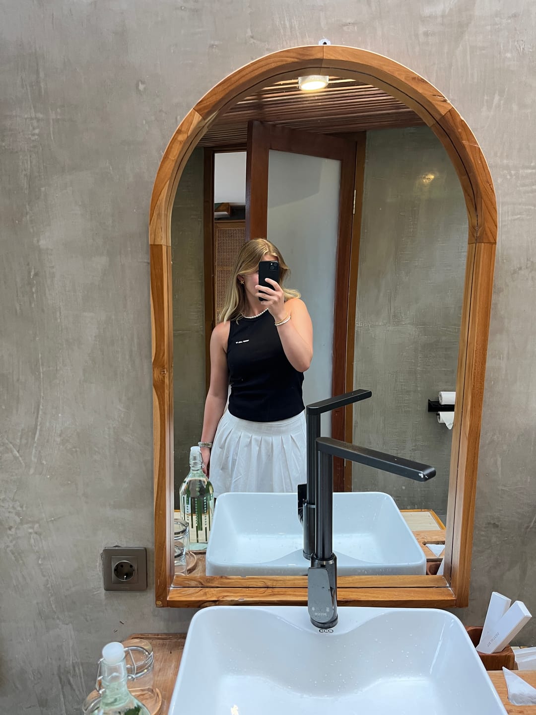 Customer photo review of WMNS White Tank Top