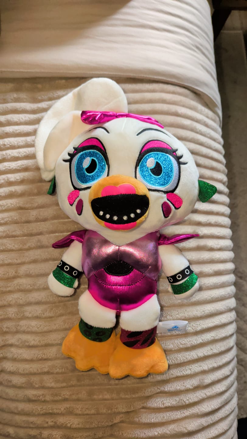 Customer photo review of Five Nights at Freddy's - Glamrock Chica Collector's Plush