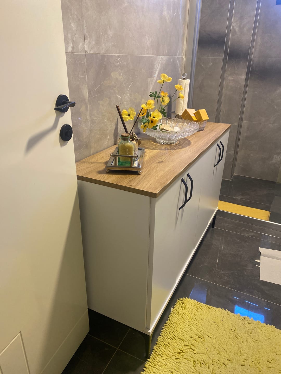 Customer photo review of Rani JE162 Kahve Köşesi Çok Amaçlı Dolap 4 Kapaklı Kiler Mutfak Dolabı Beyaz - Sepet Ceviz