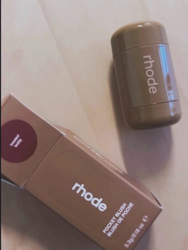Customer photo review of pocket blush - disponível em Portugal