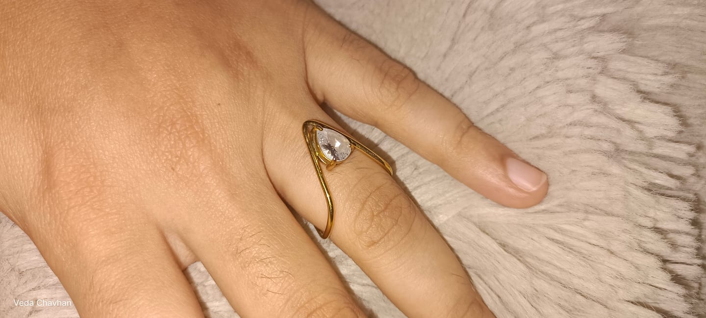Customer photo review of Trendy Vee Diamond Ring