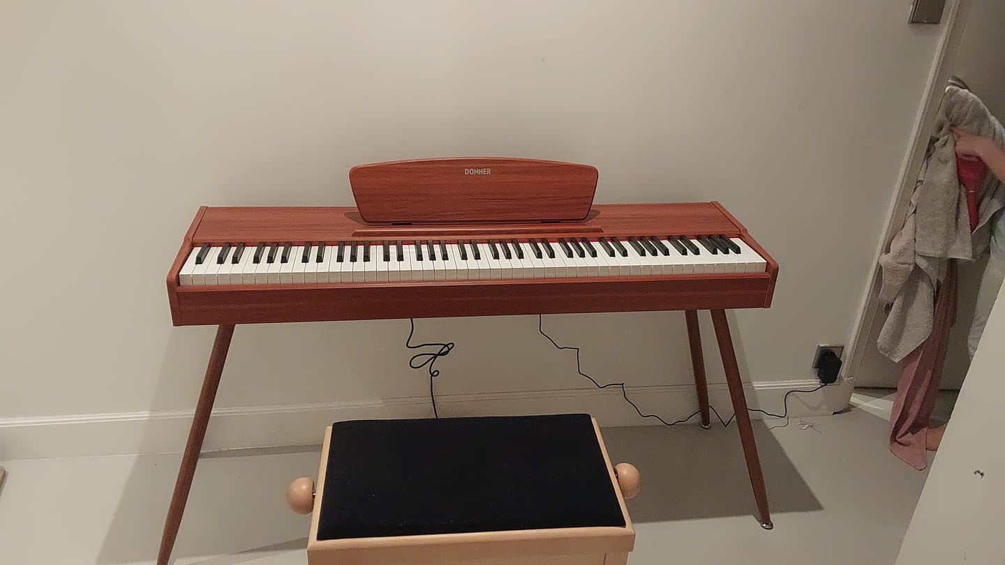 Customer photo review of Donner DDP-80 Motif de Bois Piano Numérique