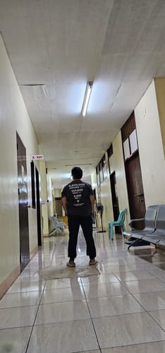 Customer photo review of 6.8M Tee - Women / Graphite