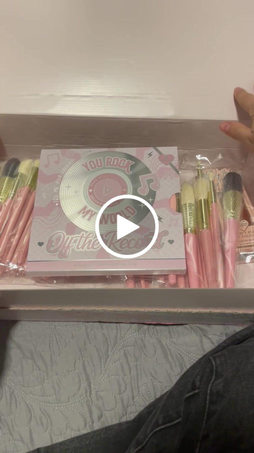 Customer video review of P. Louise Off The Record Eyeliner Palette