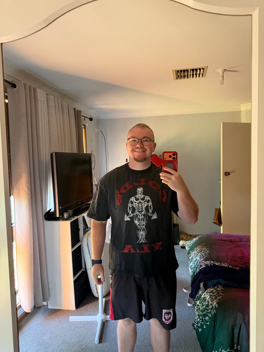 Customer photo review of 4213 - Gold's Iron Legacy Icon Tees