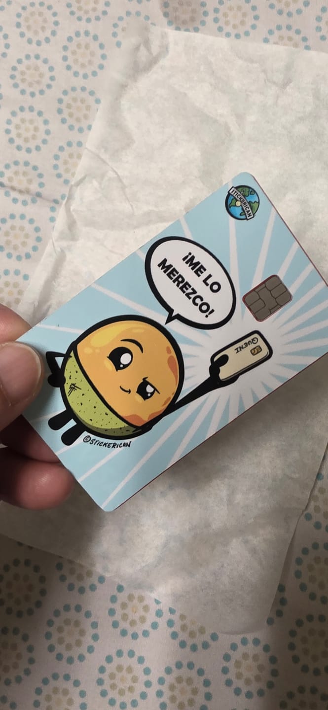 Customer photo review of Me Lo Merezco - Sticker para Tarjeta de Crédito