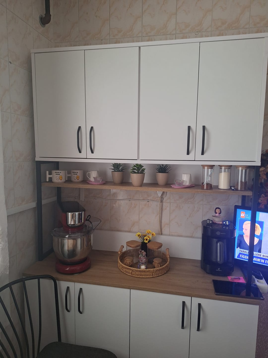 Customer photo review of Rani JE173 Çok Amaçlı Dolap 8 Kapaklı Kiler Mutfak Dolabı Beyaz - Sepet Ceviz