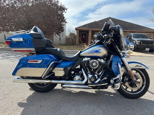 Customer photo review of HR3 Electric Blue / Silver Fortune Complete Body Fairing Kit For Harley Ultra Limited  FLHTK 14-23
