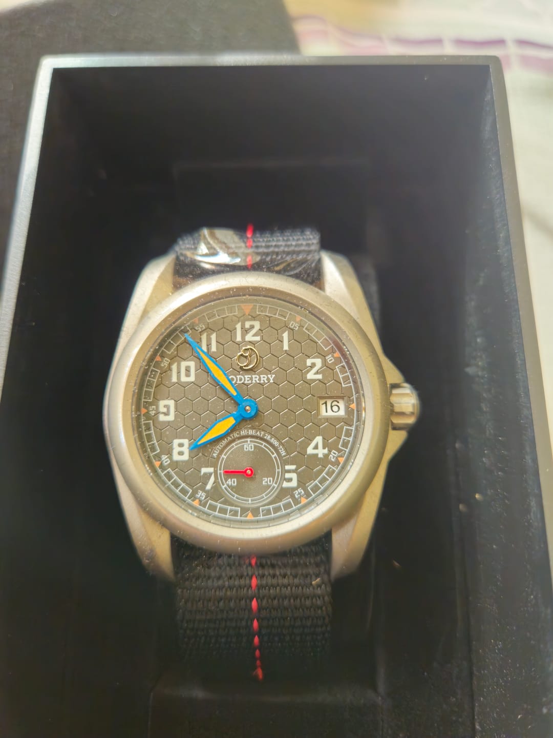 Customer photo review of VOYAGER S72 – 72-Hour Power Reserve Titanium Automatic Field Watch, 100M Water Resistant | Grey